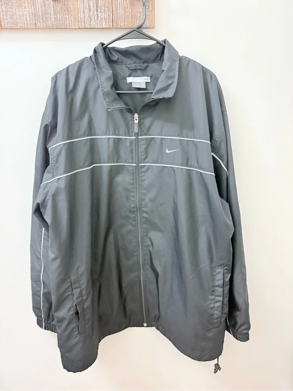 Nike Men's Full-Zip Lightweight Jacket